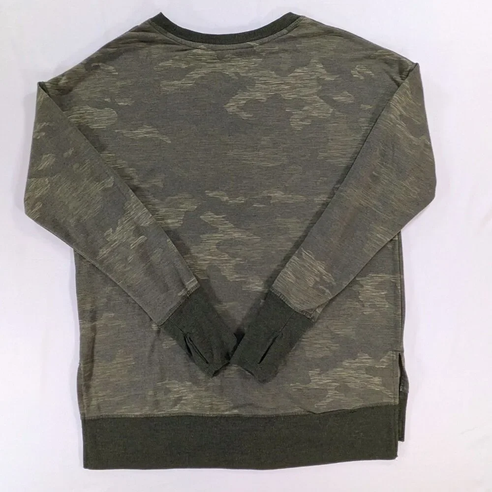 Avia Women's XS Green Gray Camouflage Long Sleeve Pullover Activewear T-Shirt